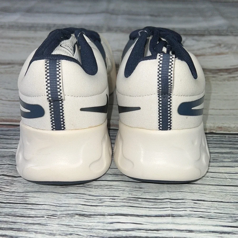 Nike Men's Renew Retaliation 3 Summit White/ MTLC Armory NVY-Obsidian Size-10